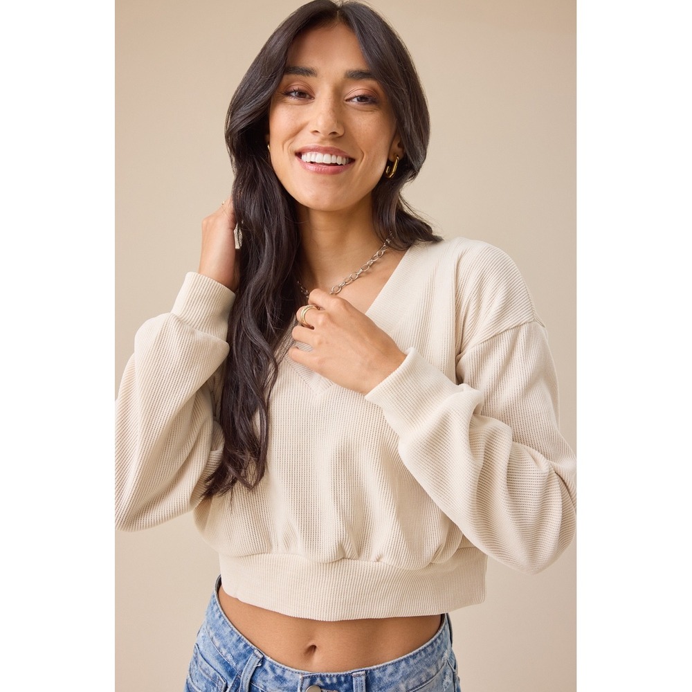 Altar'd State Cream Waffle Knit Cropped V-Neck Sweater‎ Long Sleeve Size Large